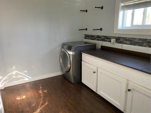 209 Main Street, Waseca, SK - Indoor Photo Showing Laundry Room