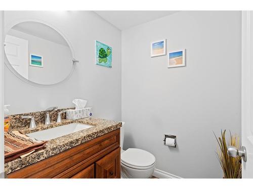 5620 42 St, Lloydminster, AB - Indoor Photo Showing Bathroom