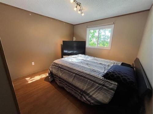 4823 52 Avenue, Irma, AB - Indoor Photo Showing Bedroom