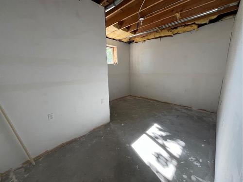 4823 52 Avenue, Irma, AB - Indoor Photo Showing Basement