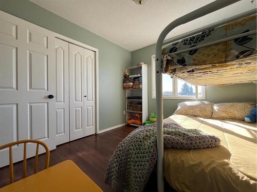 1841 11 Avenue, Wainwright, AB - Indoor Photo Showing Bedroom