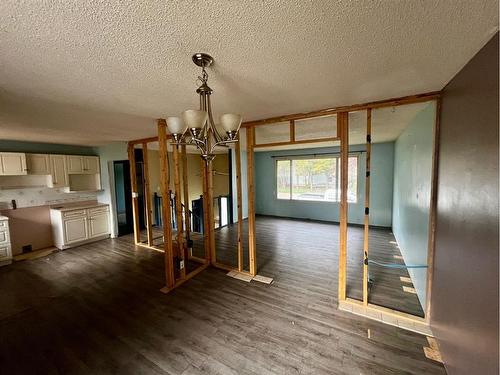 5827 51 Avenue, Vermilion, AB - Indoor Photo Showing Other Room