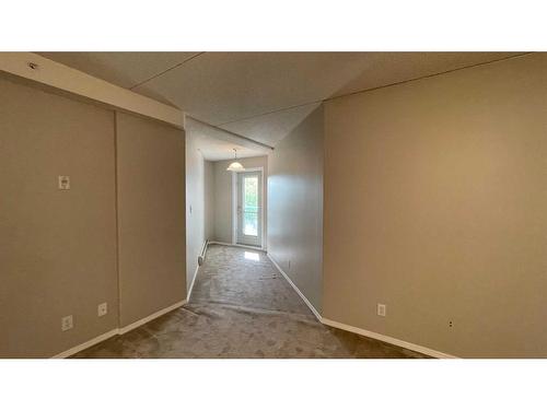 #309-848 4 Avenue, Wainwright, AB - Indoor Photo Showing Other Room