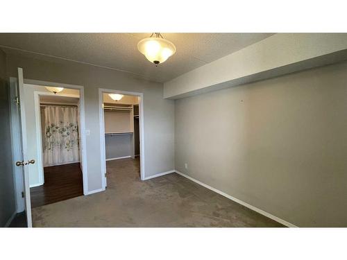 #309-848 4 Avenue, Wainwright, AB - Indoor Photo Showing Other Room