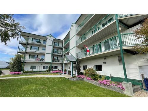 #309-848 4 Avenue, Wainwright, AB - Outdoor With Balcony With Facade