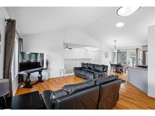 48 Lakeview Estates, Rural Vermilion River, County Of, AB - Indoor Photo Showing Living Room