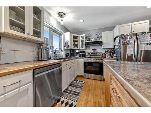 73 White Tail Avenue, Rural Vermilion River, County Of, AB - Indoor Photo Showing Kitchen