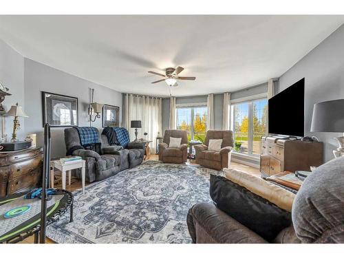 73 White Tail Avenue, Rural Vermilion River, County Of, AB - Indoor Photo Showing Living Room