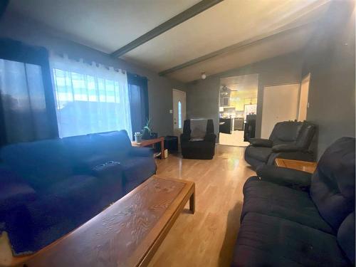 1113 14 Street, Wainwright, AB - Indoor Photo Showing Living Room