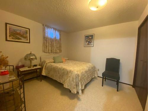 5613 Park Drive, Vermilion, AB - Indoor Photo Showing Bedroom