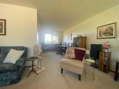 5613 Park Drive, Vermilion, AB - Indoor Photo Showing Other Room