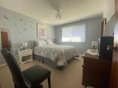 5613 Park Drive, Vermilion, AB - Indoor Photo Showing Bedroom