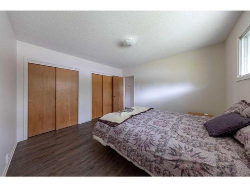 5610 47 Street, Lloydminster, AB - Indoor Photo Showing Bedroom