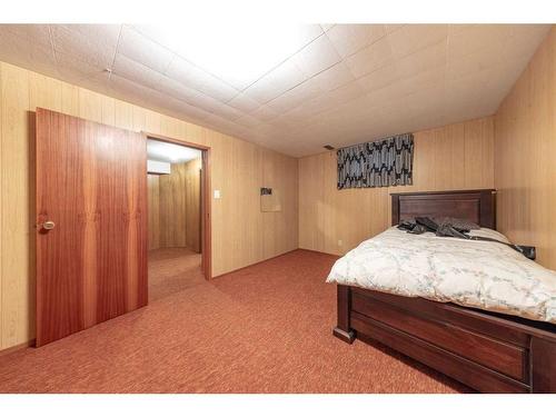 5610 47 Street, Lloydminster, AB - Indoor Photo Showing Bedroom