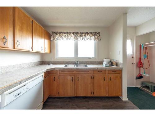 5610 47 Street, Lloydminster, AB - Indoor Photo Showing Kitchen With Double Sink