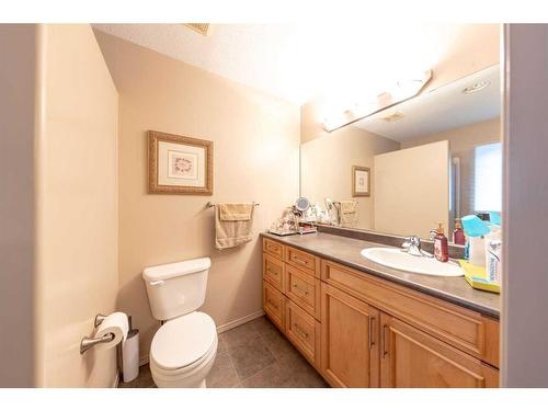 3102 66 Avenue Court, Lloydminster, AB - Indoor Photo Showing Bathroom