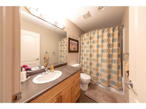 3102 66 Avenue Court, Lloydminster, AB - Indoor Photo Showing Bathroom