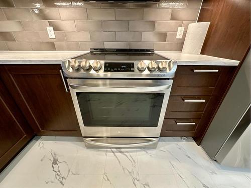 4821 48 Street, Hardisty, AB - Indoor Photo Showing Kitchen