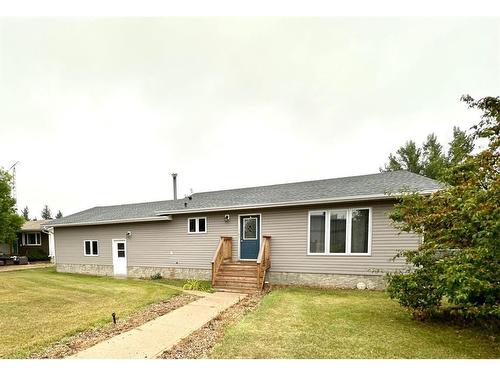 4821 48 Street, Hardisty, AB - Outdoor