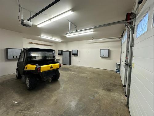 4821 48 Street, Hardisty, AB - Indoor Photo Showing Garage