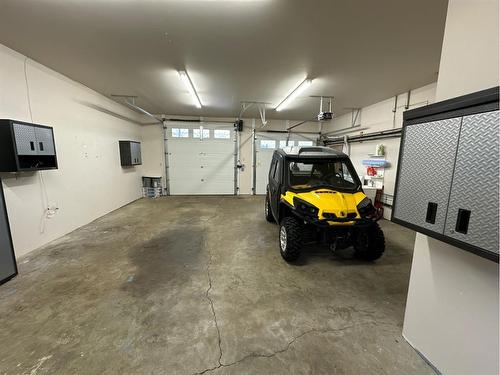 4821 48 Street, Hardisty, AB - Indoor Photo Showing Garage