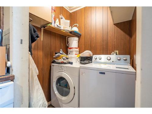 4801 46 Street, Lloydminster, SK - Indoor Photo Showing Laundry Room