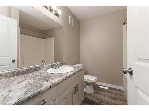 6708 39 Street, Lloydminster, AB - Indoor Photo Showing Bathroom