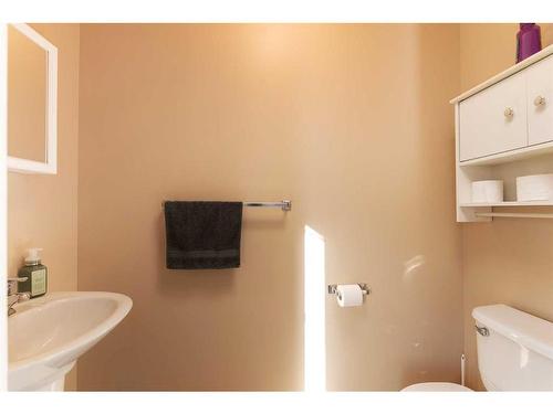 304-4811 47 Avenue, Lloydminster, SK - Indoor Photo Showing Bathroom