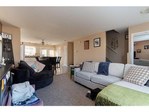 304-4811 47 Avenue, Lloydminster, SK - Indoor Photo Showing Living Room