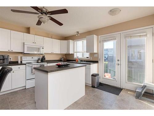 304-4811 47 Avenue, Lloydminster, SK - Indoor Photo Showing Kitchen