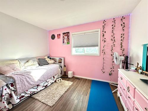 206 4 Avenue North, Marwayne, AB - Indoor Photo Showing Bedroom