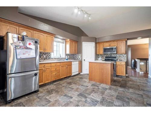 4006 63A Avenue, Lloydminster, AB - Indoor Photo Showing Kitchen