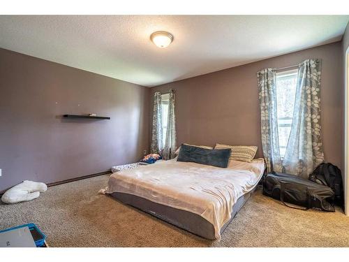 4006 63A Avenue, Lloydminster, AB - Indoor Photo Showing Bedroom