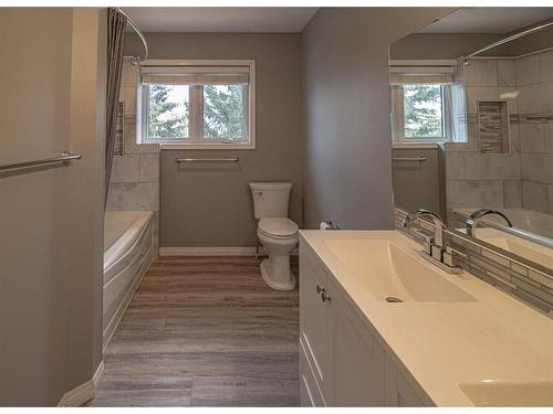 442009 Rge Rd 65, Rural Wainwright No. 61, M.D. Of, AB - Indoor Photo Showing Bathroom