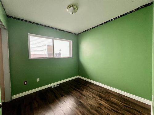 1108 24 Street, Wainwright, AB - Indoor Photo Showing Other Room