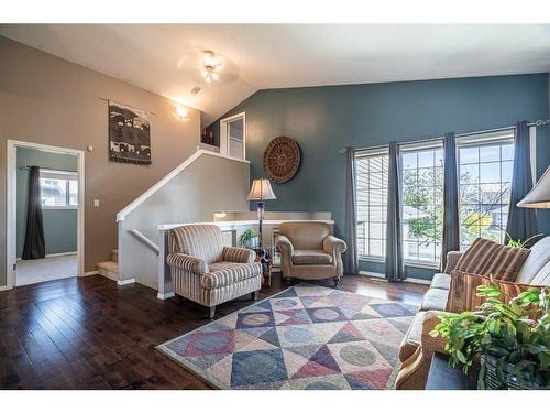 1816 52 Avenue, Lloydminster, AB - Indoor Photo Showing Living Room