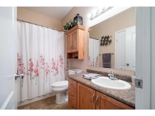 1816 52 Avenue, Lloydminster, AB - Indoor Photo Showing Bathroom