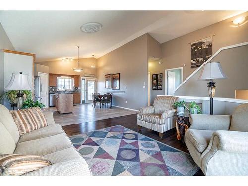 1816 52 Avenue, Lloydminster, AB - Indoor Photo Showing Living Room