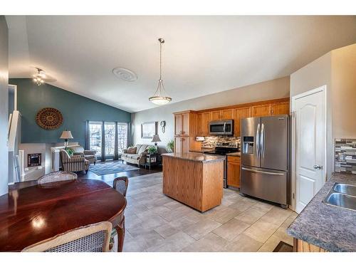 1816 52 Avenue, Lloydminster, AB - Indoor Photo Showing Kitchen With Double Sink