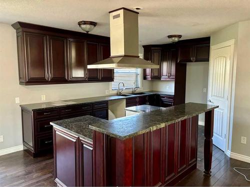 304 Main Street, Waseca, SK - Indoor Photo Showing Kitchen With Double Sink