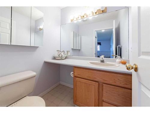 28-4201 56 Avenue, Lloydminster, AB - Indoor Photo Showing Bathroom