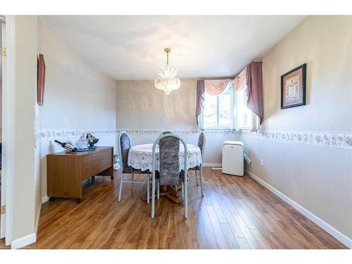 28-4201 56 Avenue, Lloydminster, AB - Indoor Photo Showing Dining Room