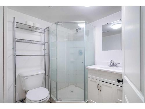 4711 43 Street, Lloydminster, SK - Indoor Photo Showing Bathroom