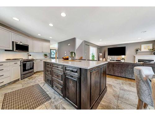 5204 24 Street, Lloydminster, AB - Indoor Photo Showing Kitchen With Upgraded Kitchen