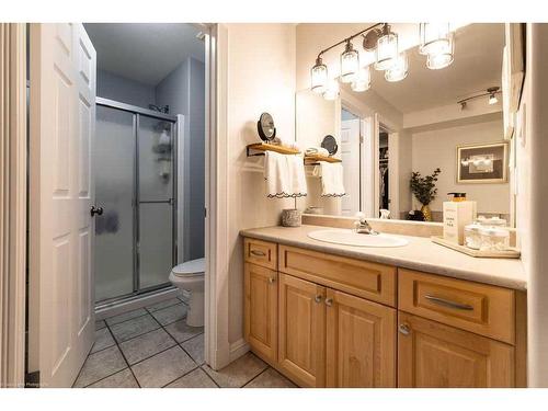 5204 24 Street, Lloydminster, AB - Indoor Photo Showing Bathroom