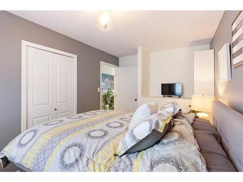 6604 34 Street, Lloydminster, AB - Indoor Photo Showing Bedroom