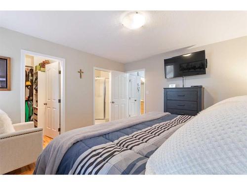 6604 34 Street, Lloydminster, AB - Indoor Photo Showing Bedroom