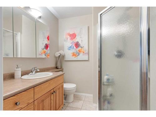 6604 34 Street, Lloydminster, AB - Indoor Photo Showing Bathroom