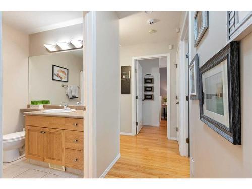 6604 34 Street, Lloydminster, AB - Indoor Photo Showing Bathroom