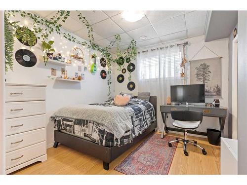 6604 34 Street, Lloydminster, AB - Indoor Photo Showing Bedroom